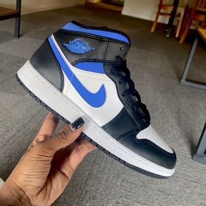 5.5Y Air Jordan 1 Mid (GS)